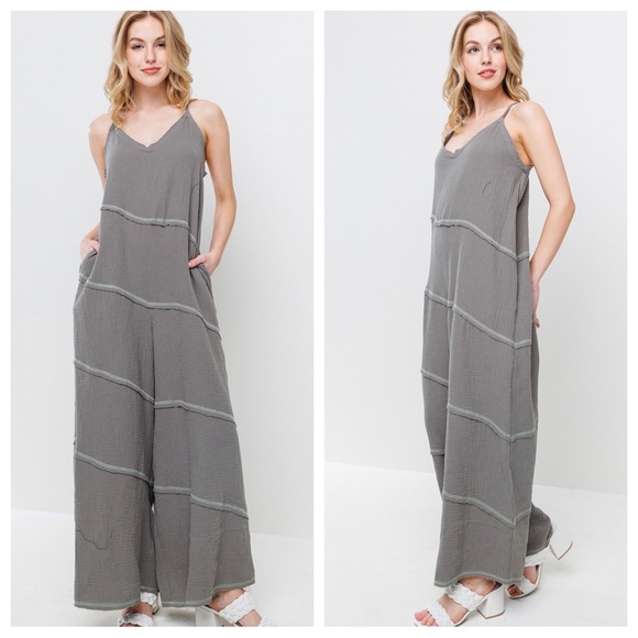 71 Fabulous Spaghetti Straps Contrast Stitch Jumpsuit - Picture 3 of 3